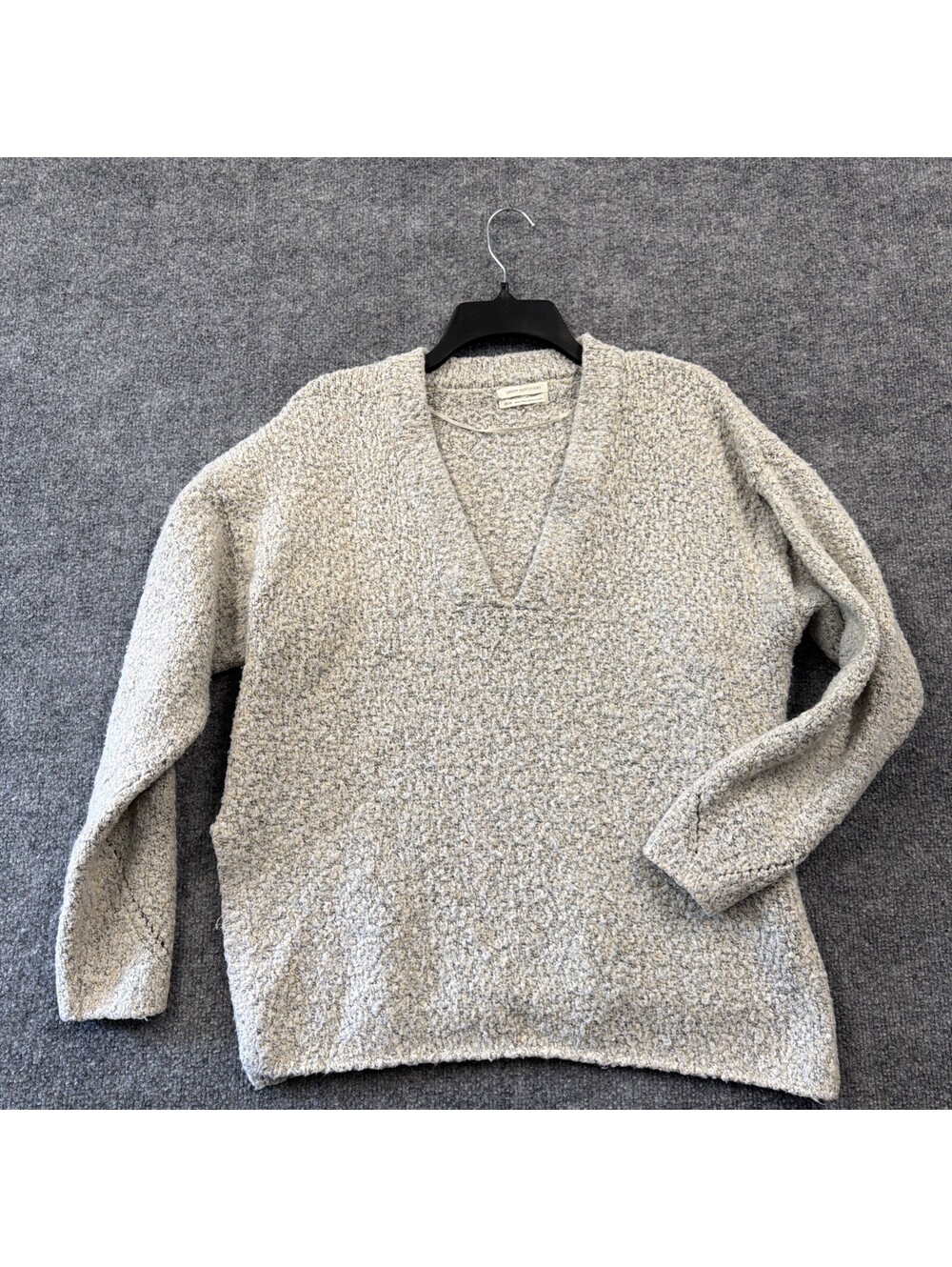 Urban Outfitters Women's Fuzzy Gray V-neck Cropped Sweater Size Small
